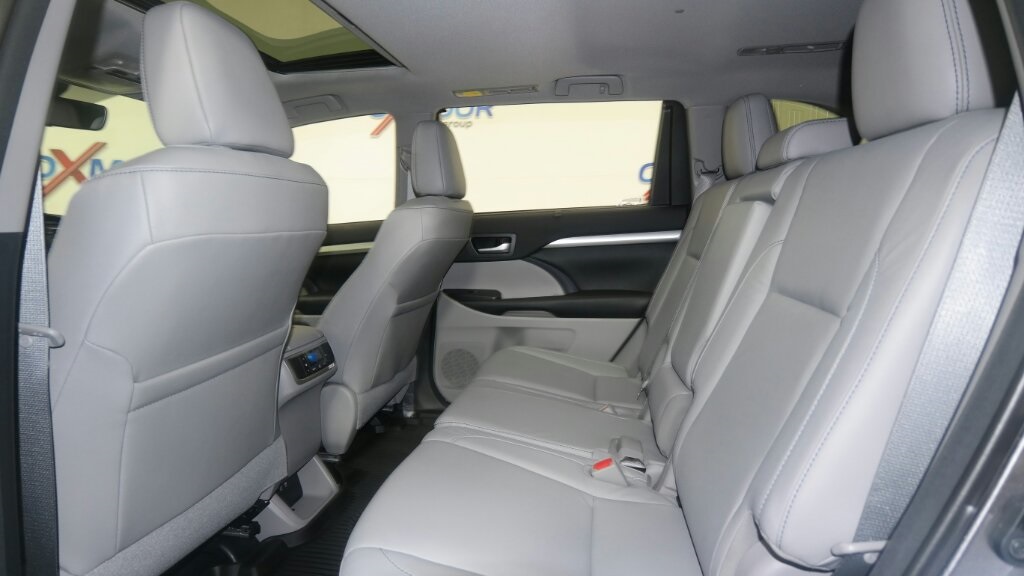 Oxmoor Toyota Service >> New 2018 Toyota Highlander XLE 4D Sport Utility in Louisville #T45644 | Oxmoor Toyota Oxmoor Toyota Service >> New 2018 Toyota Highlander XLE 4D Sport Utility in Louisville #T45644 | Oxmoor Toyota
