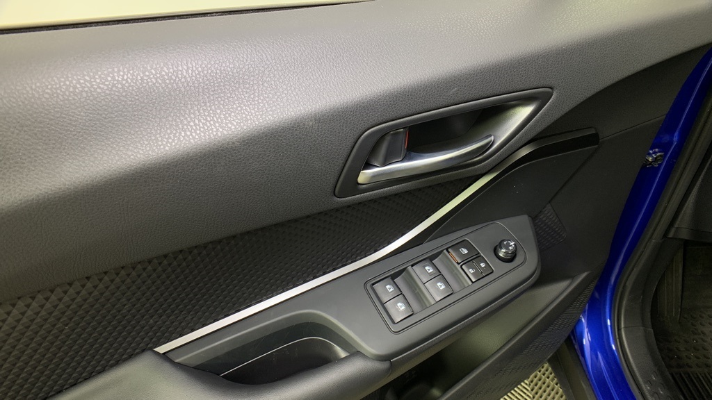 Oxmoor Toyota Service >> New 2019 Toyota C-HR LE 4D Sport Utility in Louisville #N9258 | Oxmoor Toyota Oxmoor Toyota Service >> New 2019 Toyota C-HR LE 4D Sport Utility in Louisville #N9258 | Oxmoor Toyota
